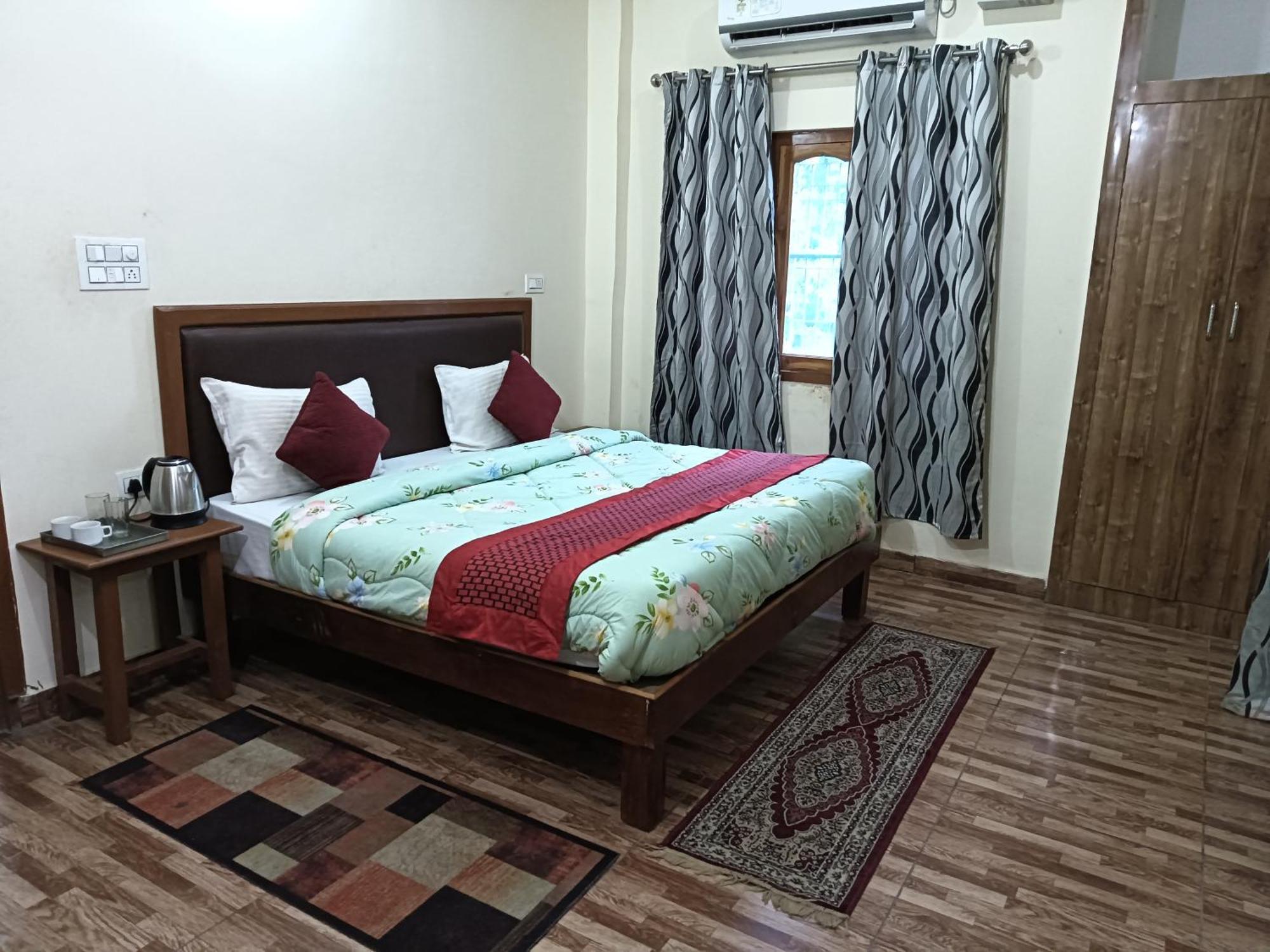 Homestay Corbett Rejoice *